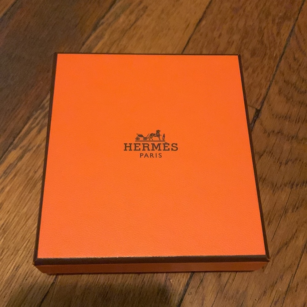 Hermes O’Maillon Pendant in box - Picture 4 of 4